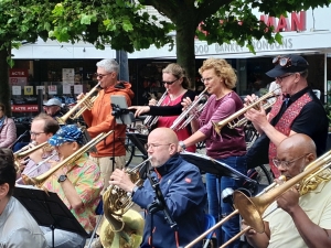 Trompet- en trombonesectie met hoorn